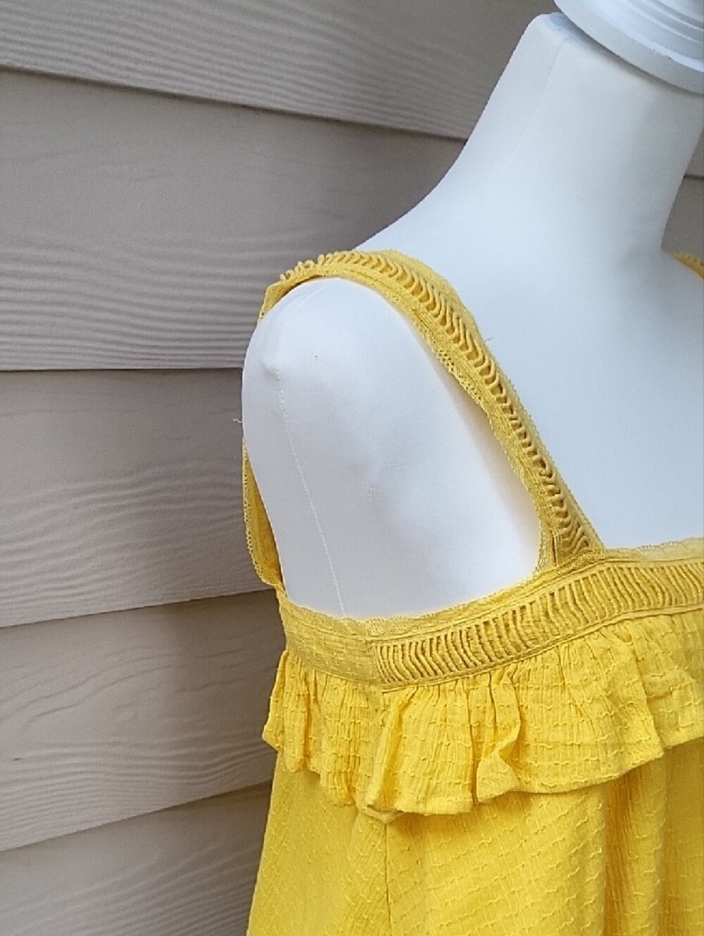 Rocks & Indigo Yellow Off Shoulder Ruffle Tank Top Size Small NWT Textured - Picture 4 of 9